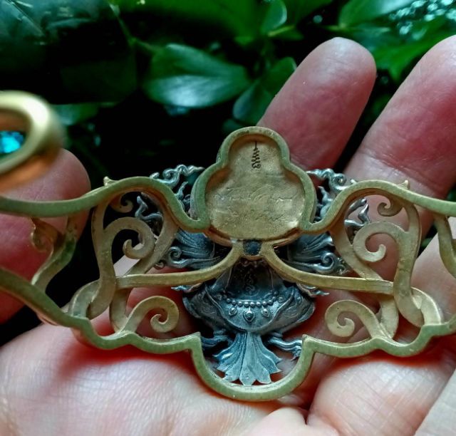 กำไลครุฑ ราชาวายุ ผลงาน รศ.ดร.สุวัฒน์ แสนขัติยรัตน์ โลหะครุฑเงิน ตัวกำไลบรอนซ์ มีลายเซ็นต์ศิลปินกำกับ รูปที่ 6