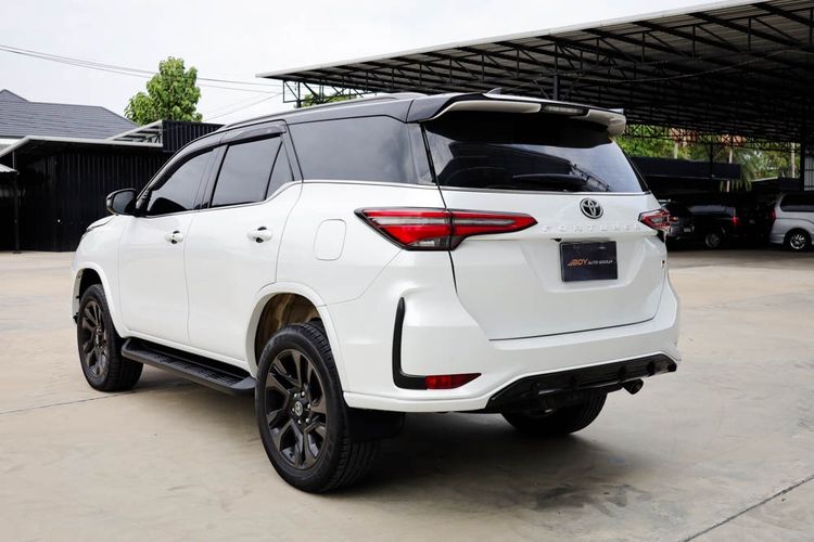 Toyota Fortuner 2024 2.8 GR Sport 4WD Utility-car ดีเซล ไม่ติดแก๊ส เกียร์อัตโนมัติ ขาว รูปที่ 4