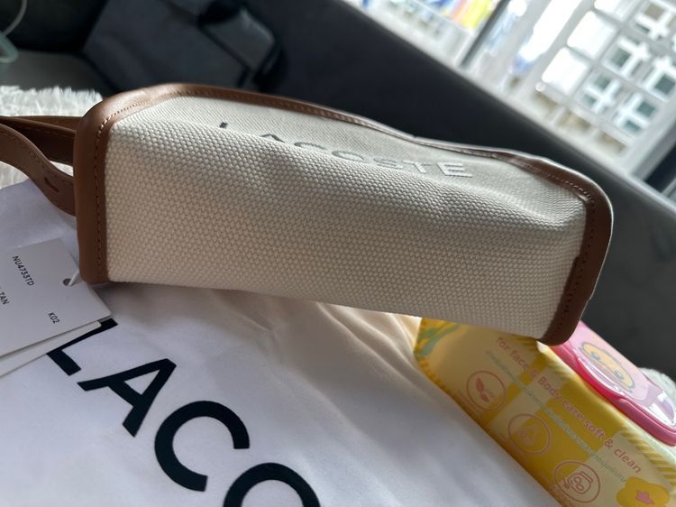 Lacoste crossbody รูปที่ 4
