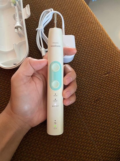 ขายแปรงสีฟันไฟฟ้ายี่ห้อ Philips มือสอง รูปที่ 4