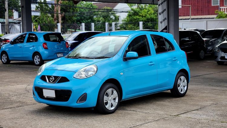 รถ Nissan March 1.2 E สี ฟ้า
