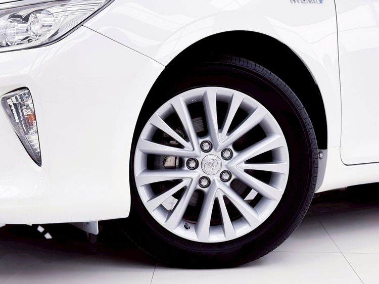 Toyota Camry 2016 2.5 HV Premium Sedan ไฮบริด ไม่ติดแก๊ส เกียร์อัตโนมัติ ขาว รูปที่ 4