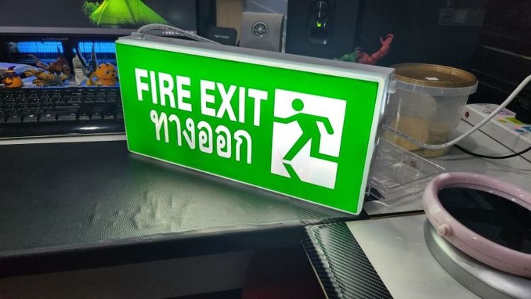 ป้ายไฟ ทางออก b max exb 111 led มี 2 ตัว ตัวละ 900 บาท รูปที่ 3
