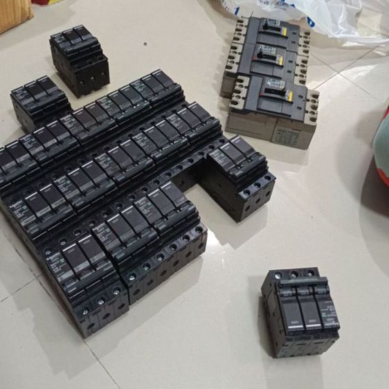 เบรกเกอร์ชไนเดอร์ 3p 16 ถึง 80แอมป์ รูปที่ 2