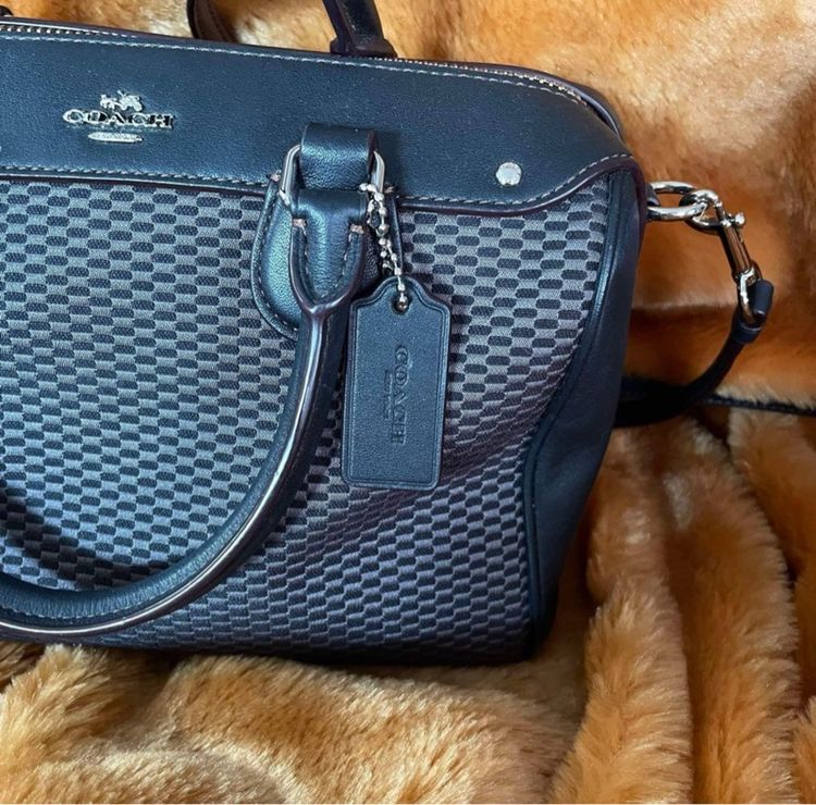 กระเป๋าcoachมือสอง รูปที่ 4