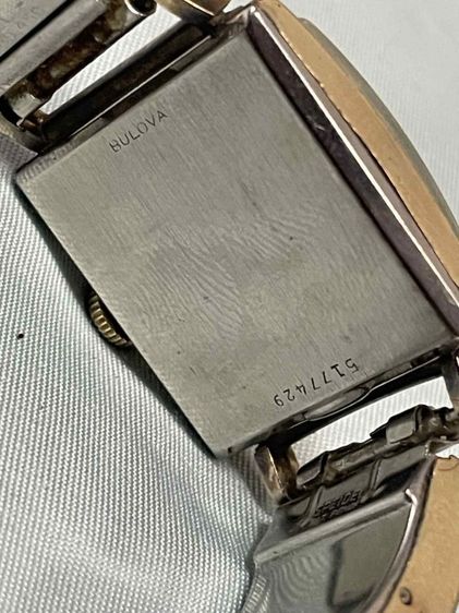 Bulova made swiss 1945's ไขลานกะไหล่ทอง เดิมทั้งเรือนและสาย เครื่องเดินปรกติ ลานนุ่ม มีปฐิทินหมุนดูตรงหัวสาย นานนานเจอแบบนี้  รูปที่ 4