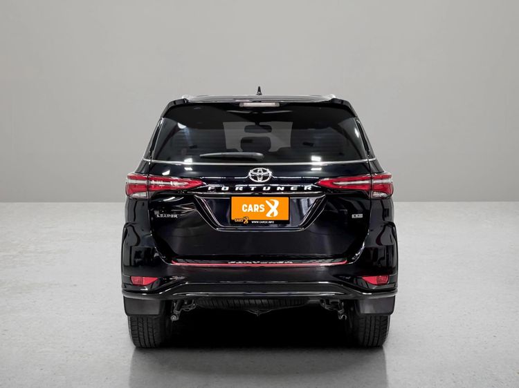 Toyota Fortuner 2024 2.4 Leader V Utility-car ดีเซล ไม่ติดแก๊ส เกียร์อัตโนมัติ ดำ รูปที่ 4