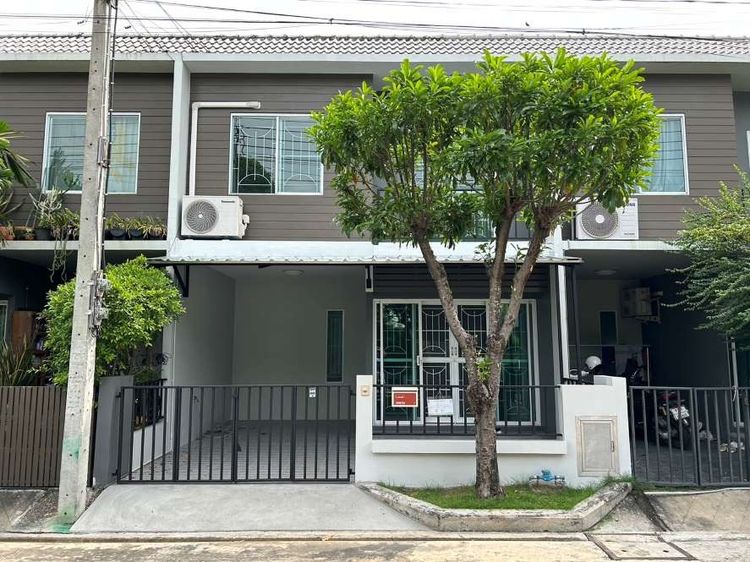 ทาวน์โฮม 2 ชั้นรีโนเวทใหม่ สวยมาก พร้อมอยู่ หน้าบ้านติดสวนส่วนกลาง อารียา เดอะคัลเลอร์ส เฟส 3 วงแหวน-รามอินทรา 