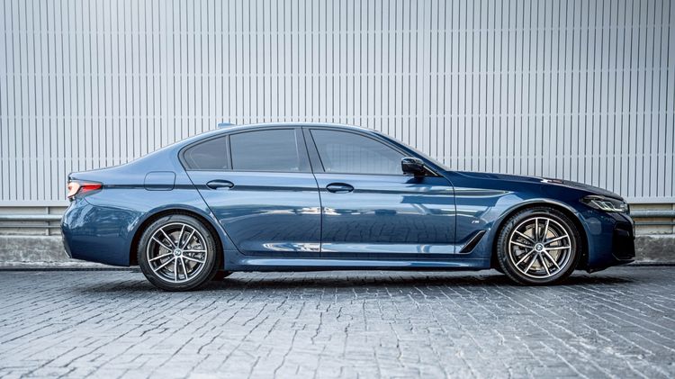 BMW Series 5 2022 520d Sedan ดีเซล ไม่ติดแก๊ส เกียร์อัตโนมัติ น้ำเงิน รูปที่ 4