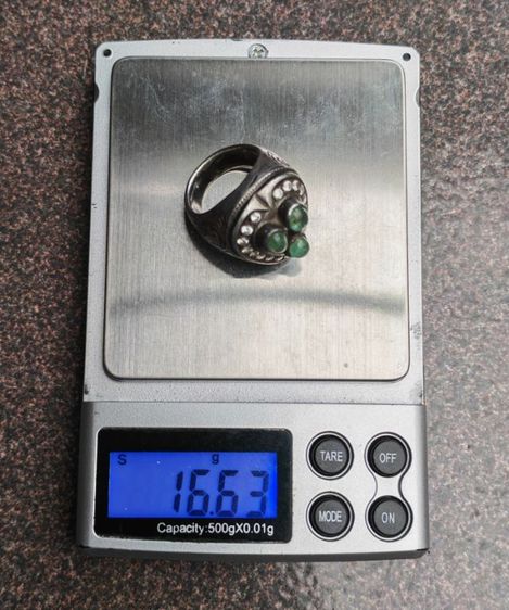แหวนเงินแท้ หัวฝังมรกตและพลอยขาว งานเก่างานนอก สวบหายากมาก ราคาแบ่งปันครับ รูปที่ 13
