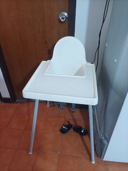 IKEA เก้าอี้ทานอาหารของเด็กสีขาว เก้าอี้สูงพร้อมถาดวางอาหาร ส่งต่อ 180 บาท  รูปที่ 3