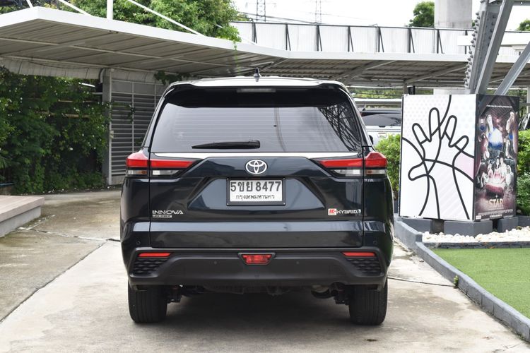 Toyota Innova 2024 2.0 Zenix HEV Smart Sedan ไฮบริด ไม่ติดแก๊ส เกียร์อัตโนมัติ ดำ รูปที่ 4