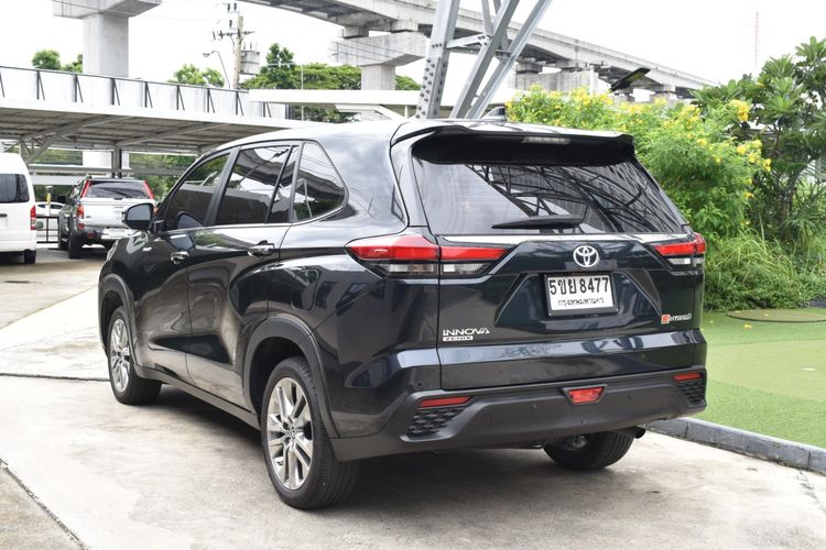 Toyota Innova 2024 2.0 Zenix HEV Smart Sedan ไฮบริด ไม่ติดแก๊ส เกียร์อัตโนมัติ ดำ รูปที่ 3