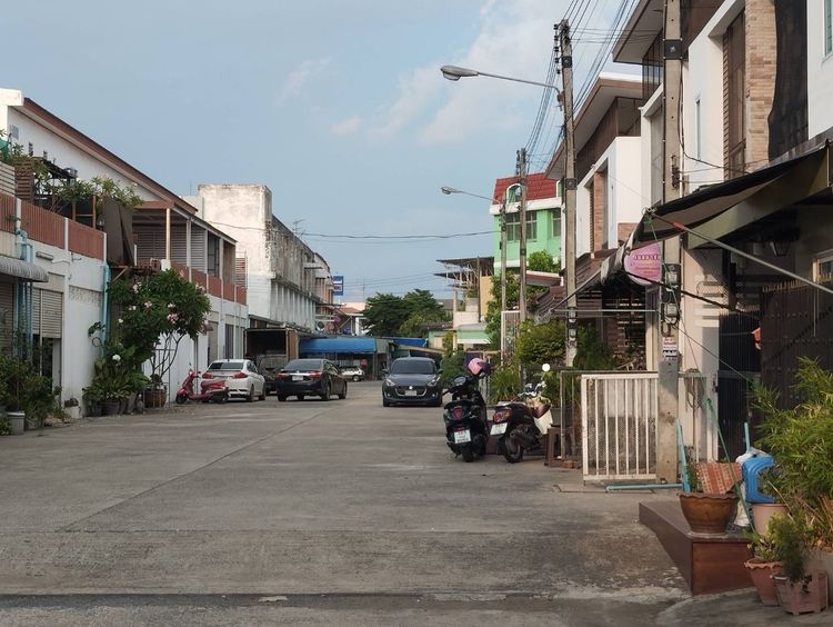 2015 ตกแต่งครบ ขายทาวน์เฮ้าส์ 2 ชั้น มบ.มารวย​ แก่งคอย​ สระบุรี รูปที่ 3