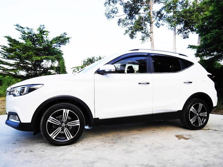รถ MG ZS 1.5X+ Sunroof สี ขาว