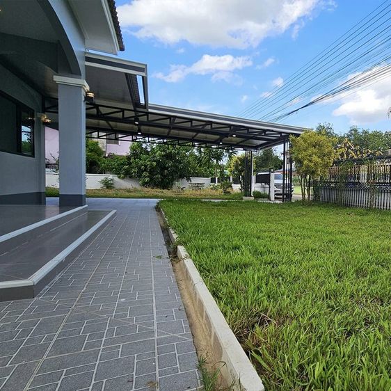 อื่นๆ มีบางส่วน สร้างเสร็จก่อน 2010 ไม่ใช่ บ้านเดี่ยว 2 ชั้น หลังใหญ่ 5 ห้องนอน 3 ห้องน้ำ 159 ตรว. พื้นที่กว้าง มีพื้นที่ว่างด้านข้าง อ.เมือง ลำปาง เพียง 3.79 ล้าน รูปที่ 4