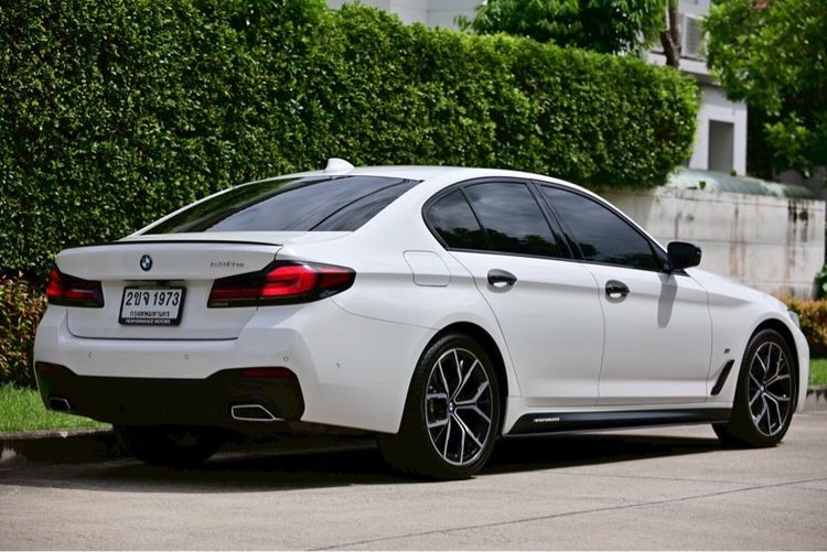 BMW Series 5 2021 530e Sedan ปลั๊กอินไฮบริด (PHEV) ไม่ติดแก๊ส เกียร์อัตโนมัติ ขาว รูปที่ 4