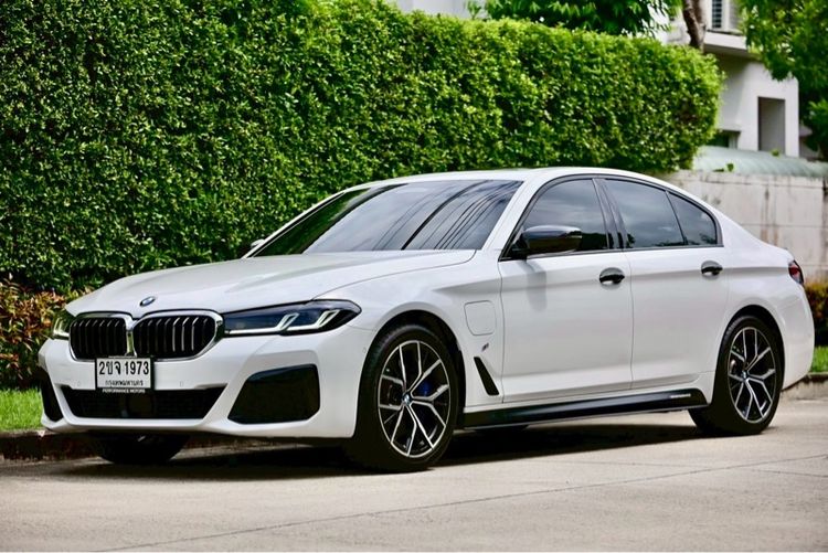 รถ BMW Series 5 530e สี ขาว