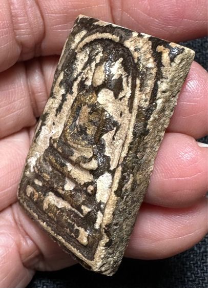 พระสมเด็จพิมพ์ใหญ่ เนื้อเก่า มีคราบรักทองเดิม(เจ้าของเดิมฝนขอบ ด้านบนล่างเพื่อเข้าตลับ)🙏พระผงปากน้ำ องค์ละ1550 รูปที่ 4