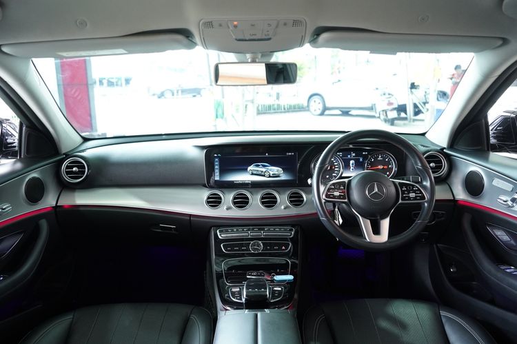 Mercedes-Benz E-Class 2022 E220 Sedan ดีเซล ไม่ติดแก๊ส เกียร์อัตโนมัติ ดำ รูปที่ 3