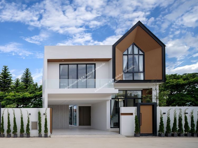 Pool villa สั่งสร้าง พัทยากลาง