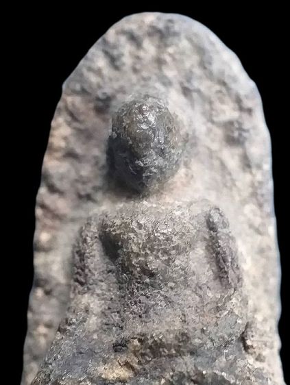 พระรอด เนื้อชินเงิน. รูปที่ 4