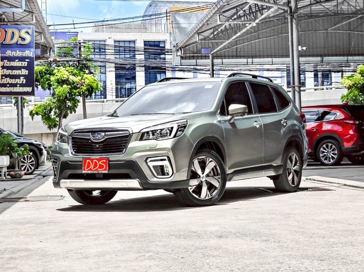 รถ Subaru Forester 2.0 i-S EyeSight สี เขียว