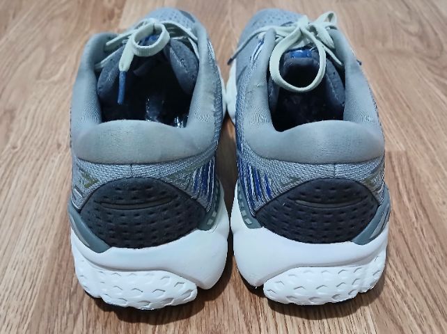 รองเท้า BROOKS ADRENALINE 19 Size 9 us รูปที่ 3