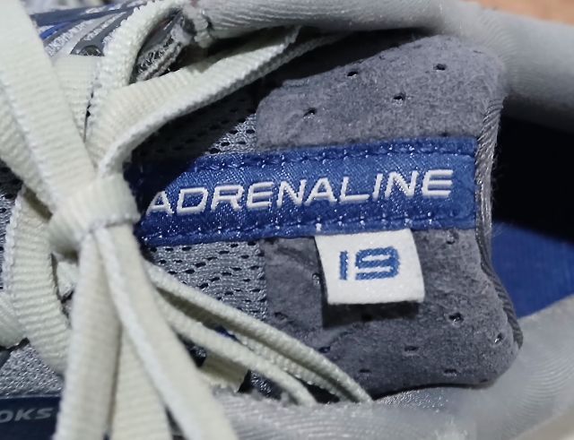 รองเท้า BROOKS ADRENALINE 19 Size 9 us รูปที่ 5