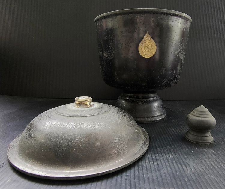 ขันน้ำพระพุทธมนต์ หลวงพ่อเพชร วัดแจ้ง รูปที่ 3