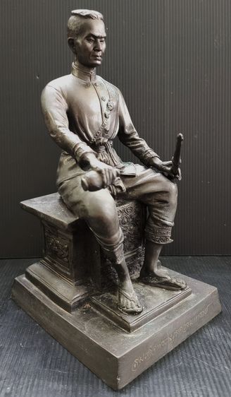 สมเด็จพระนเรศวรมหาราช วัดใหญ่ชัยมงคล หลั่งน้ำทักษิโณทก รูปที่ 2