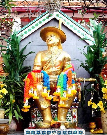 สมเด็จพระเจ้าตากสินมหาราช วัดอินทาราม องค์ใหญ่ ปี 52 รูปที่ 2