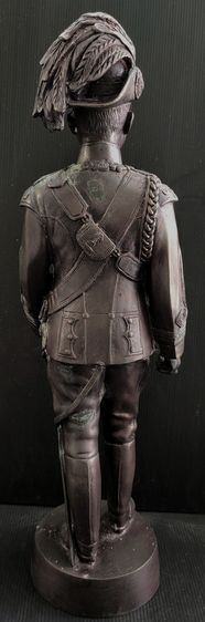 พระบรมรูป พระบาทสมเด็จพระมงกุฏเกล้าเจ้าอยู่หัว รัชกาลที่ ๖ รร.ศรีอยุธยา รูปที่ 4