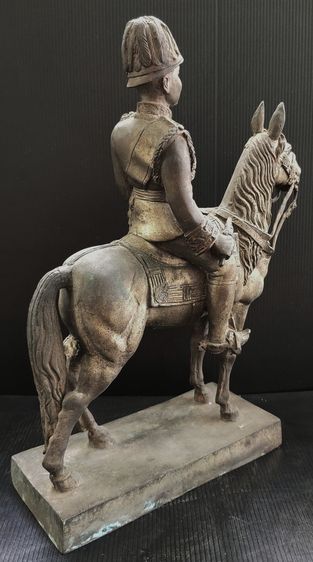 พระบาทสมเด็จพระจุลจอมเกล้าเจ้าอยู่หัว รัชกาลที่ ๕ ทรงม้า  รูปที่ 7