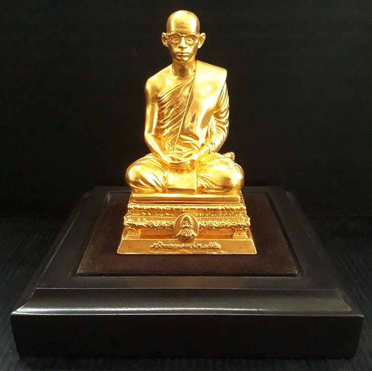 พระบรมรูป ร.๙ ทรงผนวช รพ.ศิริราช สวยมาก รูปที่ 2