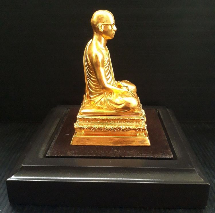 พระบรมรูป ร.๙ ทรงผนวช รพ.ศิริราช สวยมาก รูปที่ 3