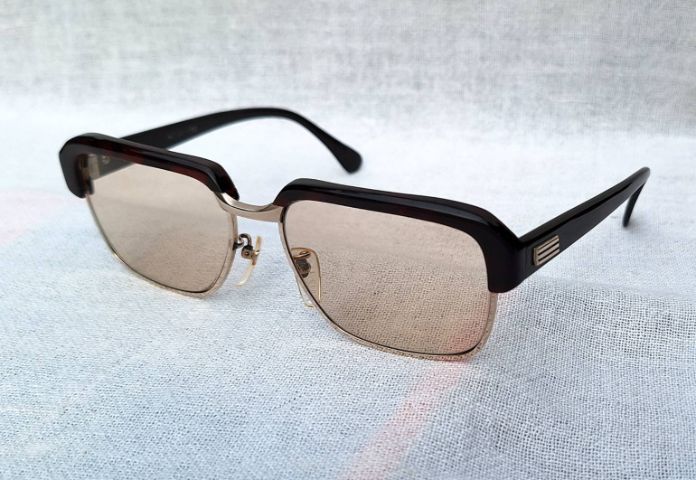 แว่นตาโอเวอร์ไซซ์–โบรว์ไลน์—แฮนด์คราฟท์ยุคโชวะ RETINA–เรตินา  มือหนึ่ง–New Old Stock กรอบทองคำแท้–หุ้ม 12K GF เลนส์กระจกคริสตัลฝรั่งเศส สีน้ำตาล–โกลเดนร็อด...Authentic Vintage RETINA Handcrafted in Tokyo, Japan รูปที่ 9