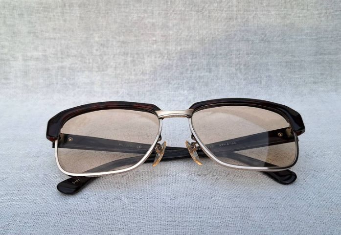 แว่นตาโอเวอร์ไซซ์–โบรว์ไลน์—แฮนด์คราฟท์ยุคโชวะ RETINA–เรตินา  มือหนึ่ง–New Old Stock กรอบทองคำแท้–หุ้ม 12K GF เลนส์กระจกคริสตัลฝรั่งเศส สีน้ำตาล–โกลเดนร็อด...Authentic Vintage RETINA Handcrafted in Tokyo, Japan รูปที่ 7