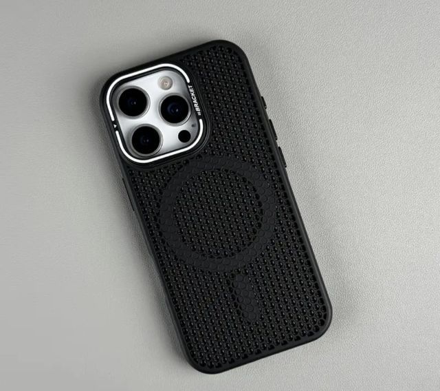 เคสมือถือ iPhone 15, 15 pro, 16, 16 pro พร้อมรองรับ Wireless Charge รุ่น Modern Honey Comb by B'Choices TH รูปที่ 6