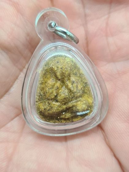 พระปิดตามหาลาภ หลลวงปู่บุญส่ง ฐิตสาโร จ.จันทบุรี พิมพ์เล็ก มวลสารพระเก่า พระปิดตามหาลาภ พิมพ์เล็ก เลี่ยมเดิมจากวัด หลวงปู่บุญส่ง ผสมมวลสาร