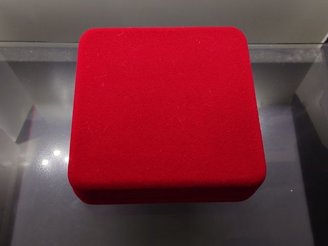 เหรียญหลวงปู่ทวด รุ่น " อภิเมตตา มหาโพธิสัตว์ " พิมพ์ใหญ่ เนื้อทองระฆัง ควบคุมออกแบบโดย อ.เฉลิมชัย พ.ศ.2558 พร้อมกล่องเดิม รูปที่ 9