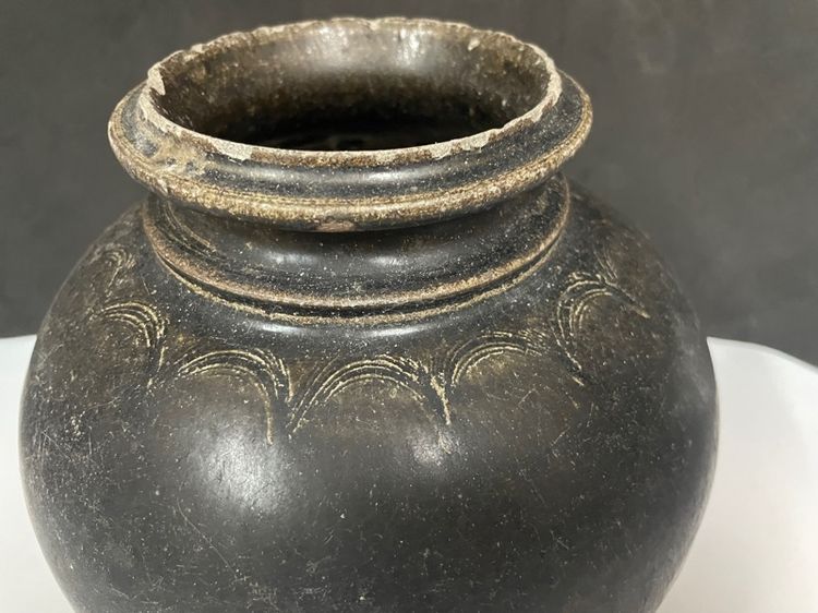 ไหเขมร พนมดงเร็ก เคลือบดำ 