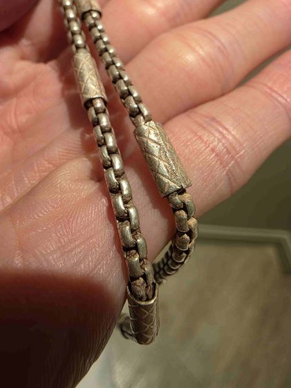 สร้อยคอ สีเงิน สวยของเก่าเก็บ รุ่นเก่า หายาก เขียน 925 หนาๆ หนักๆ ขายตามภสาพ พร้อมส่งครับ  รูปที่ 4