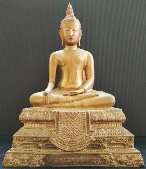 พระพุทธไชยชุมพล (หลวงพ่อทรายแดง) วัดไชยชุมพลชนะสงคราม