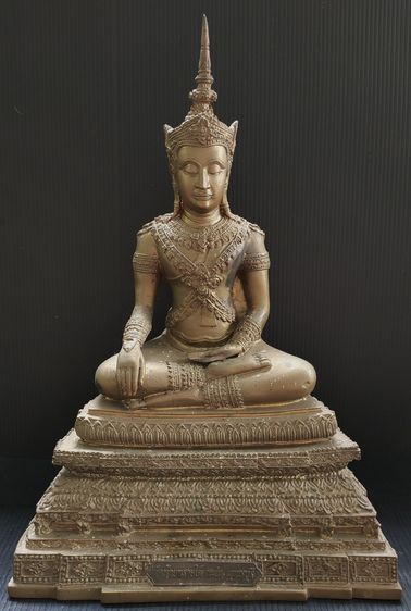 พระทรงเครื่องมหาจักรพรรดิ์ วัดห้วยทรายใต้ 