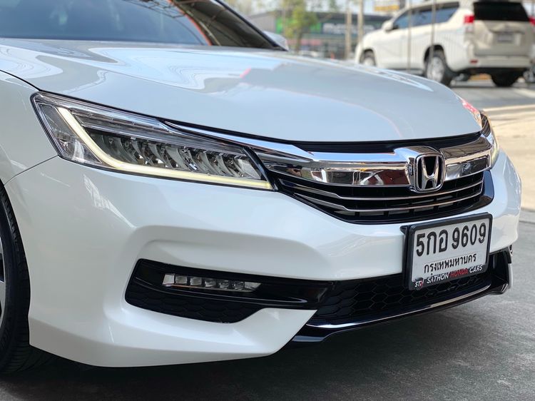 Honda Accord 2017 2.0 EL i-VTEC Sedan เบนซิน ไม่ติดแก๊ส เกียร์อัตโนมัติ ขาว รูปที่ 2