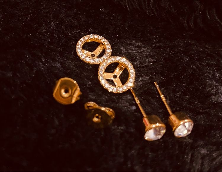 ต่างหู COACH แท้ 💯 รุ่น Open Circle Halo Stud Earrings รูปที่ 11