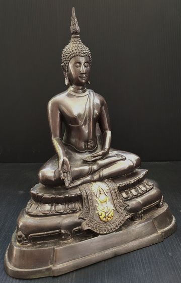 พระ ภปร รุ่นทรงกลด  ปี 2539 พิษณุโลก รูปที่ 2
