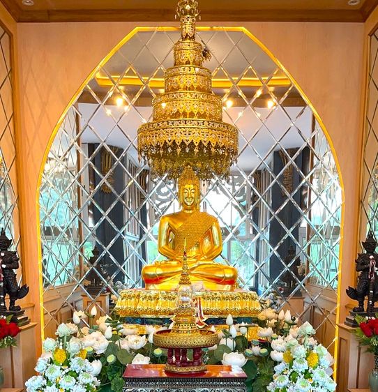 หลวงพ่อเพชร (พระพุทธจตุรากาศยานประธาน) กองบิน 4  รูปที่ 2