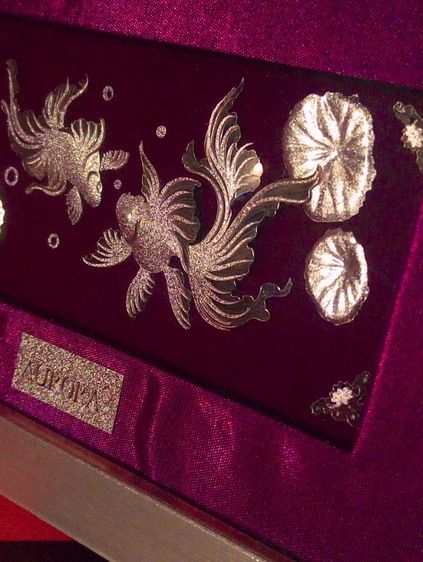 ทองคำแท้ออโรร่า 99.99เปอร์เซ็น..สิ่งมงคลปลาทองแท้ในกรอบจากออโรร่าสภาพเยี่ยม รูปที่ 2